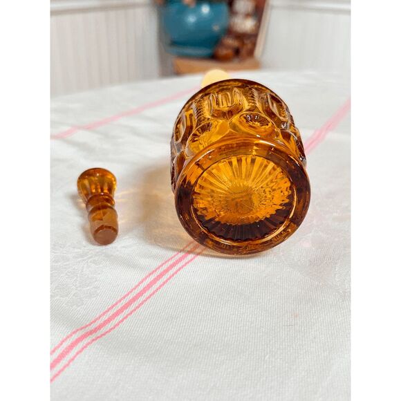 Vintage L.E. Smith Glass Moon and Stars # 6241 Cruet in Amber - Picture 2 of 4